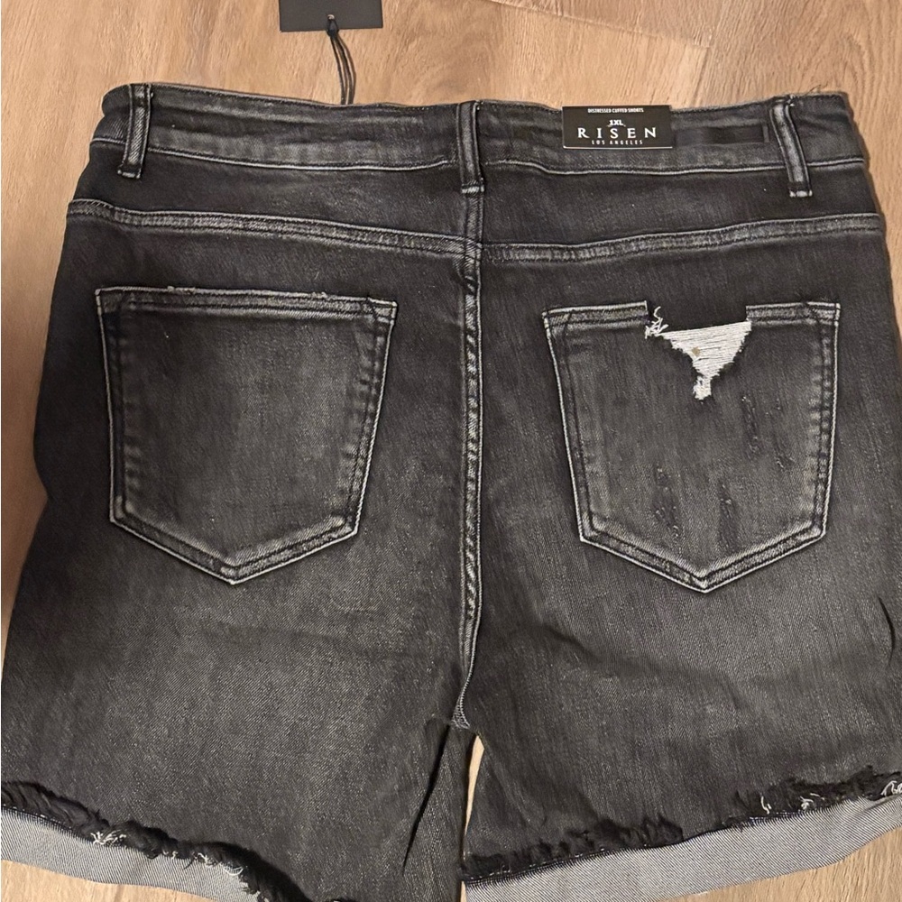 Distressed Black Denim Women’s Shorts Risen Brand - Picture 2 of 3